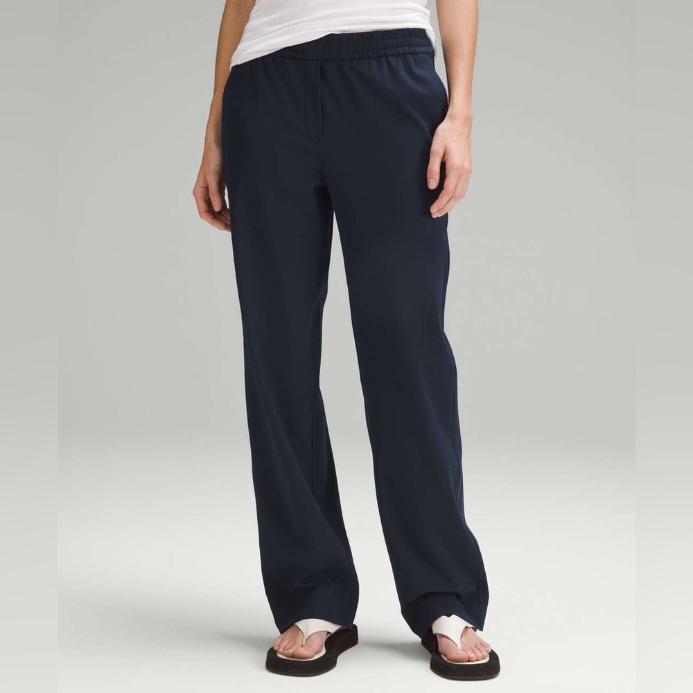 D - Lululemon Luxtreme Mid-Rise Straight-Leg Trouser
True Navy